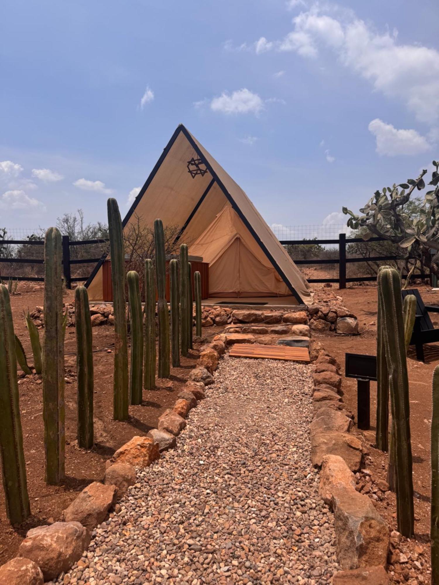 Hotel Coyote Alcocer Bagian luar foto