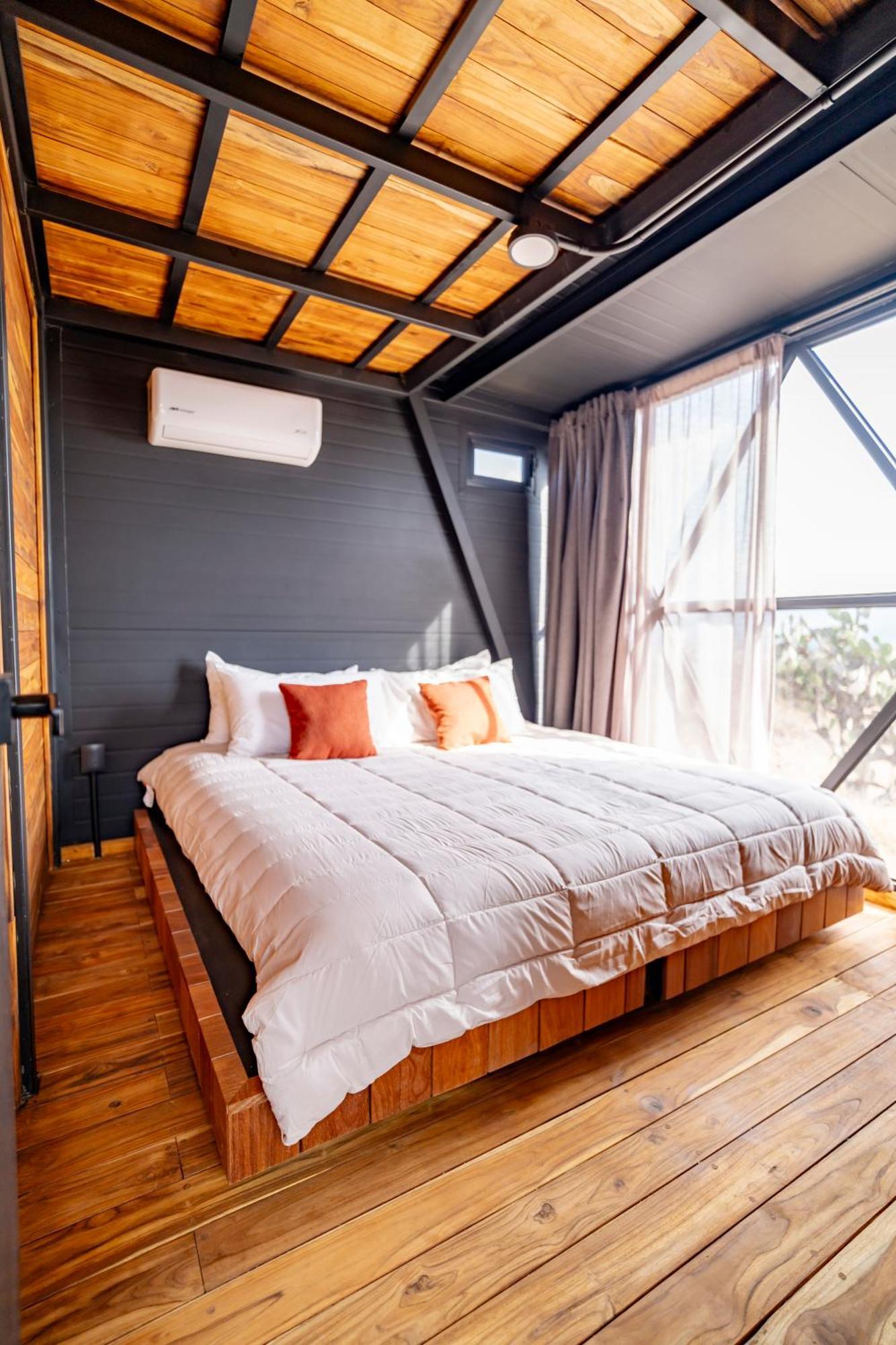 Hotel Coyote Alcocer Bagian luar foto