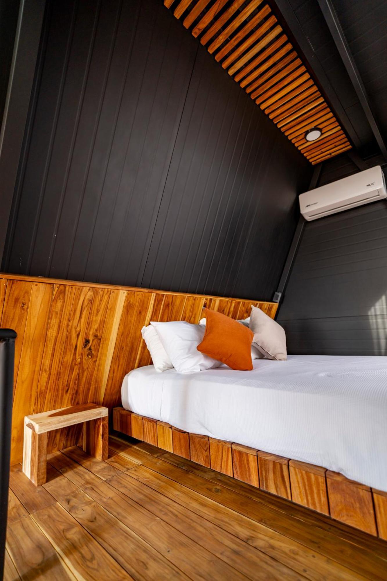 Hotel Coyote Alcocer Bagian luar foto